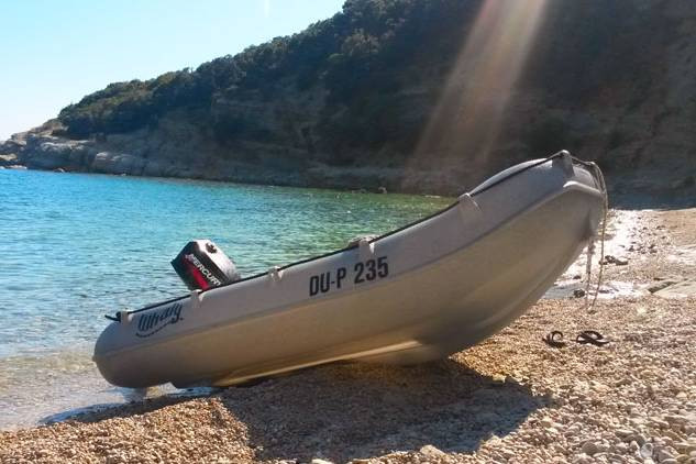 orangemarine-whaly-boats-270-ft-uai-633x422